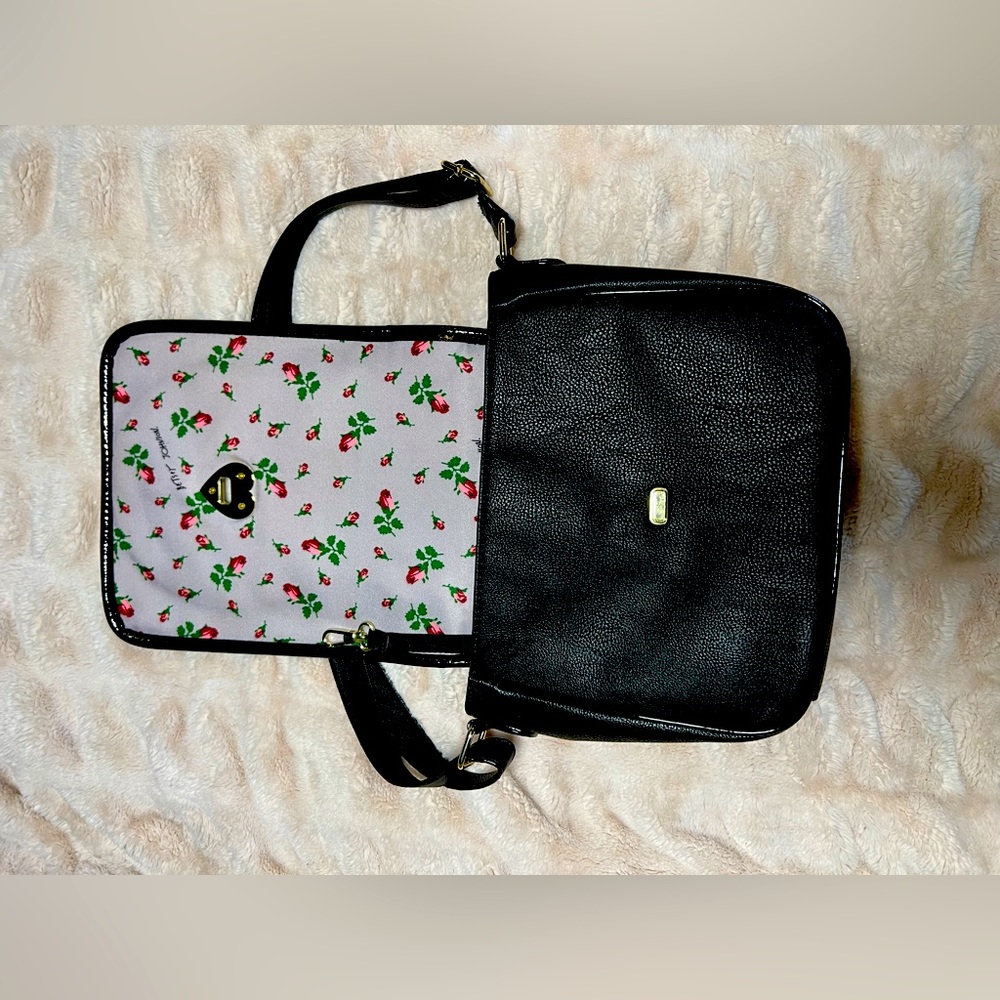 Black and Red Betsey Johnson Crossbody Bag with Phone - Picture 4 of 6